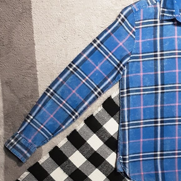 ❄️ XS | AEO| Long Sleeved Button Down Shirt - Picture 3 of 11